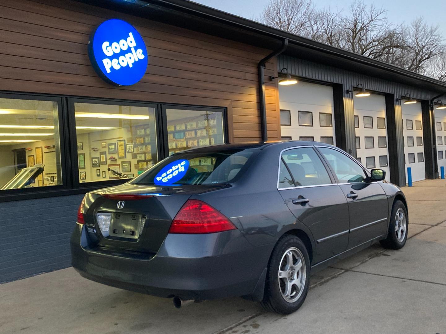 2006 Steel Blue Met. Honda Accord EX-L Sedan AT with Navigation and XM Radio (1HGCM567X6A) with an 2.4L L4 DOHC 16V engine, 5-Speed Automatic Overdrive transmission, located at 1800 South Ihm Blvd, Freeport, IL, 61032, (815) 232-5543, 42.278645, -89.607994 - Photo#2